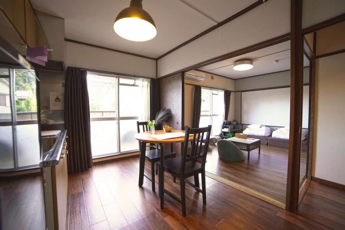 Apartamento Route99 Yumoto 箱根湯本駅近山沿い川沿い 箱根湯本徒歩8分wifi 大人気ゲーム機無料 最大6名 無料駐車場 Exterior foto